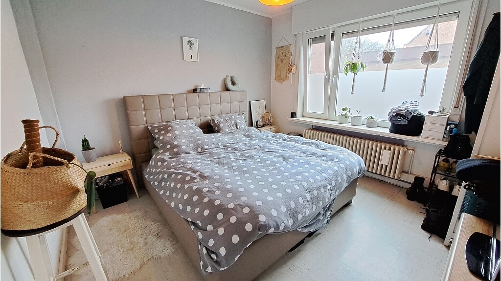 Ruim 1-slaapkamerappartement met Terras en Garage te koop in Sint-Michiels Brugge