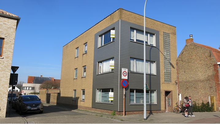 Opbrengsteigendom met 3 units +3 garages te koop in Sint-Kruis Brugge - De Brugse Databank Vastgoed - immo - real estate -  050 34 34 20