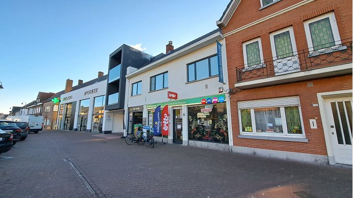 Overname dagbladhandel en drankenspeciaalzaak in Sijsele Damme | Centrale commerciele ligging Sijsele (8340) | De Brugse Databank Vastgoed - immo - real estate -  050 34 34 20