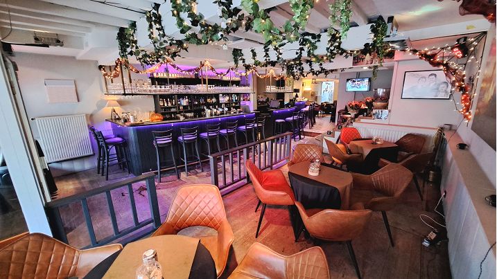 Overname instapklare lounge- en tapasbar met ruim terras in Brugge | Commerciele Topligging Brugge (8000) | De Brugse Databank Vastgoed - immo - real estate -  050 34 34 20