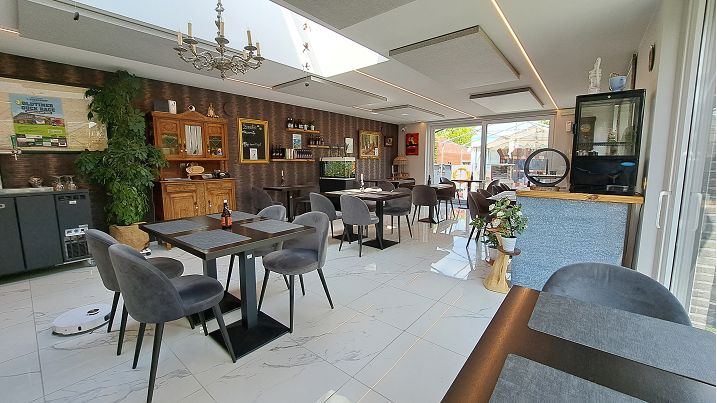 Overname instapklaar eetcafe - tearoom met 2 terrasen in Nieuwpoort | Commerciele ligging Nieuwpoort (8620) | De Brugse Databank Vastgoed - immo - real estate -  050 34 34 20