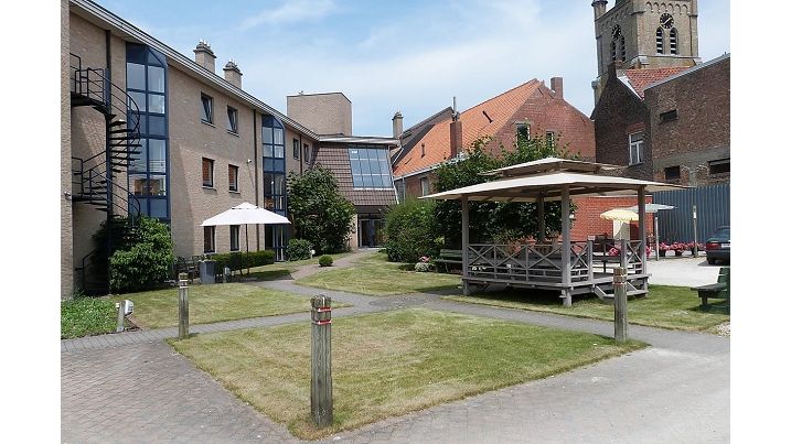 Ruime assistentiewoning met 1 slaapkamer te huur in Aartrijke Zedelgem | Eernegemsestraat 7 Aartrijke (8211) | De Brugse Databank Vastgoed - immo - real estate -  050 34 34 20