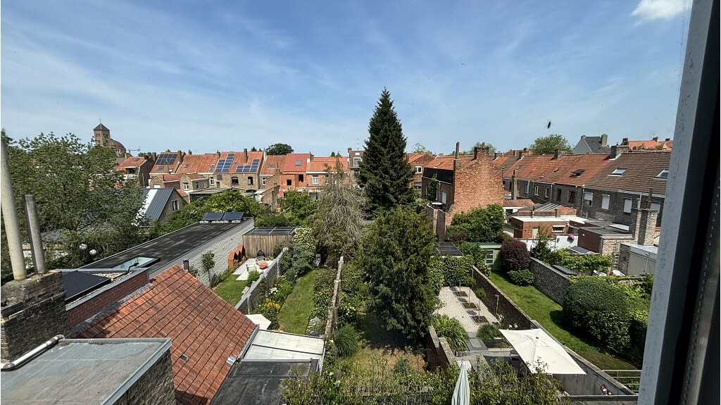 Duplex met 2 slaapkamers en ruim Dakterras te huur in Brugge