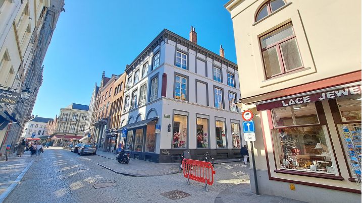 Uniek 1-slaapkamerappartement te huur in centrum Brugge