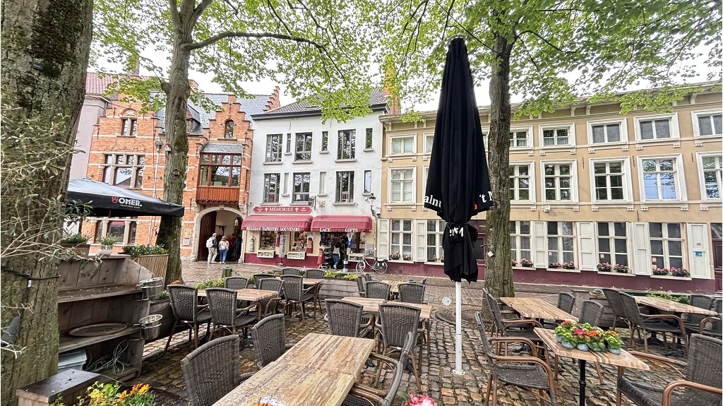 Ruim 3-slaapkamerappartement te huur in Brugge regio Begijnhof