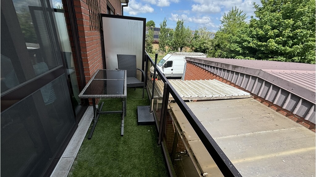 Ruim 2-slaapkamerappartement met Garage te huur in Sijsele Damme