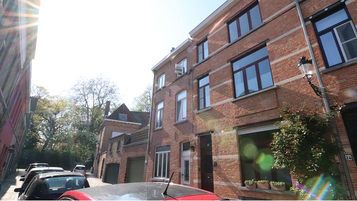 Comfortabel duplex-appartement te huur in Brugge | Schouwvegersstraat 28 Brugge (8000) | De Brugse Databank Vastgoed - immo - real estate - 050 34 34 20
