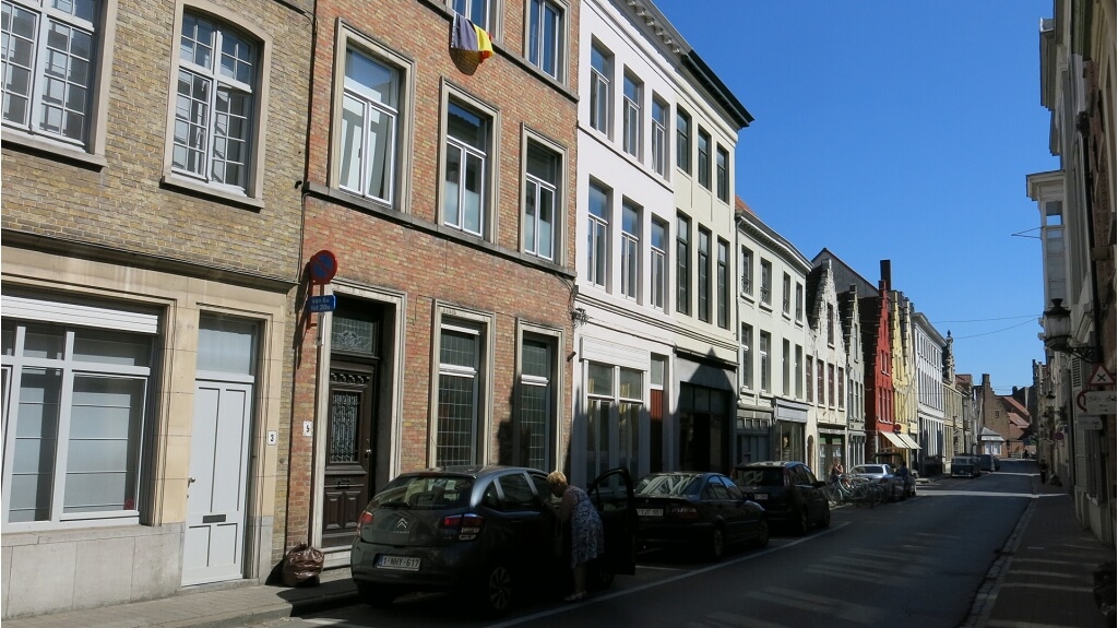 Gelijkvloers appartement met ruim Terras te huur in Brugge