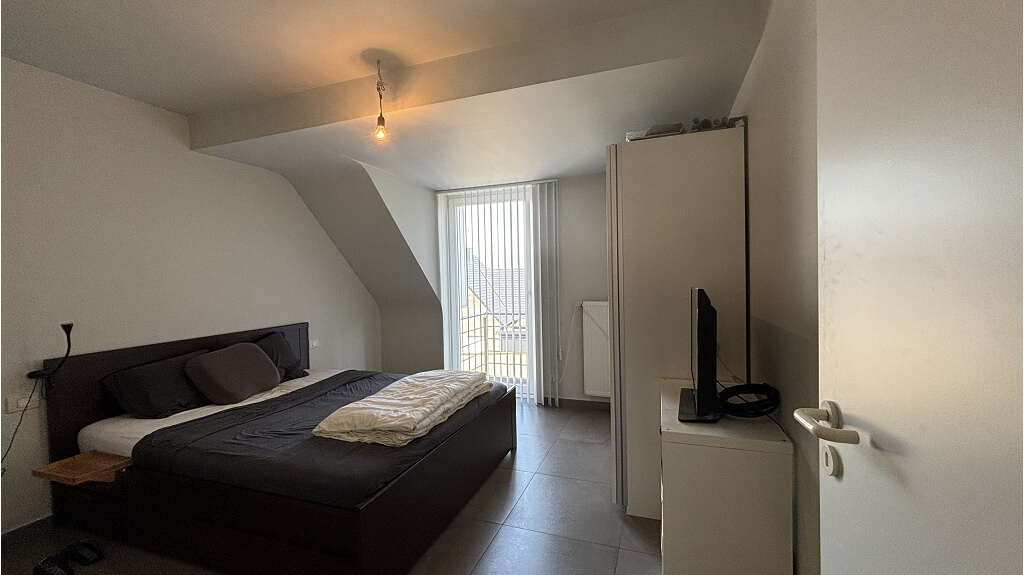 Instapklaar 2-slaapkamerappartement met terras + autostaanplaats te huur in Torhout