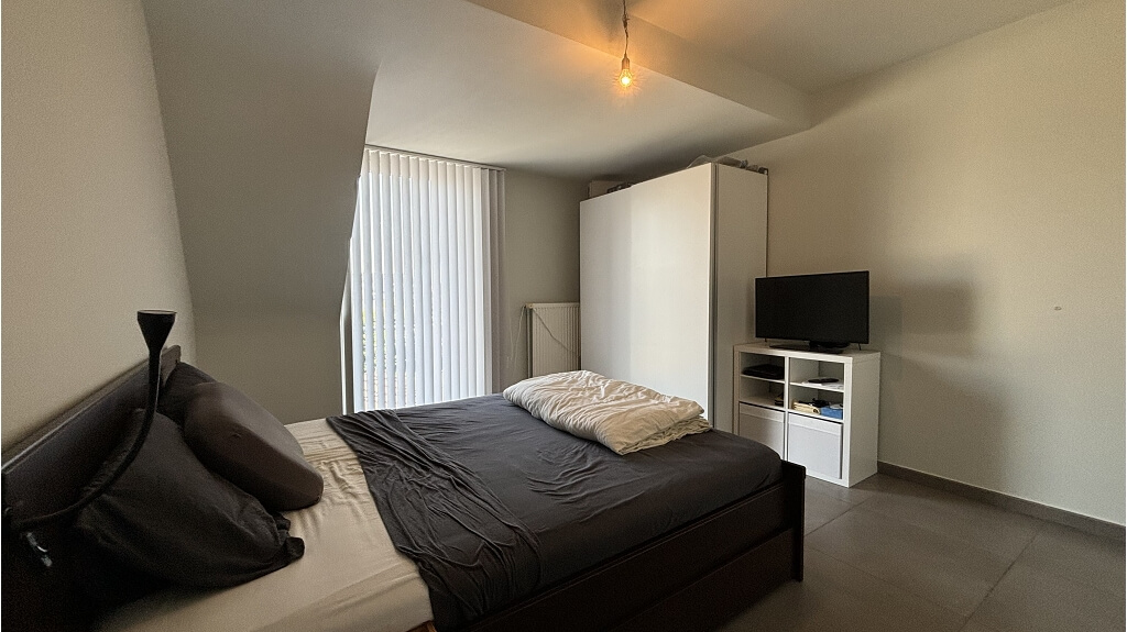 Instapklaar 2-slaapkamerappartement met terras + autostaanplaats te huur in Torhout