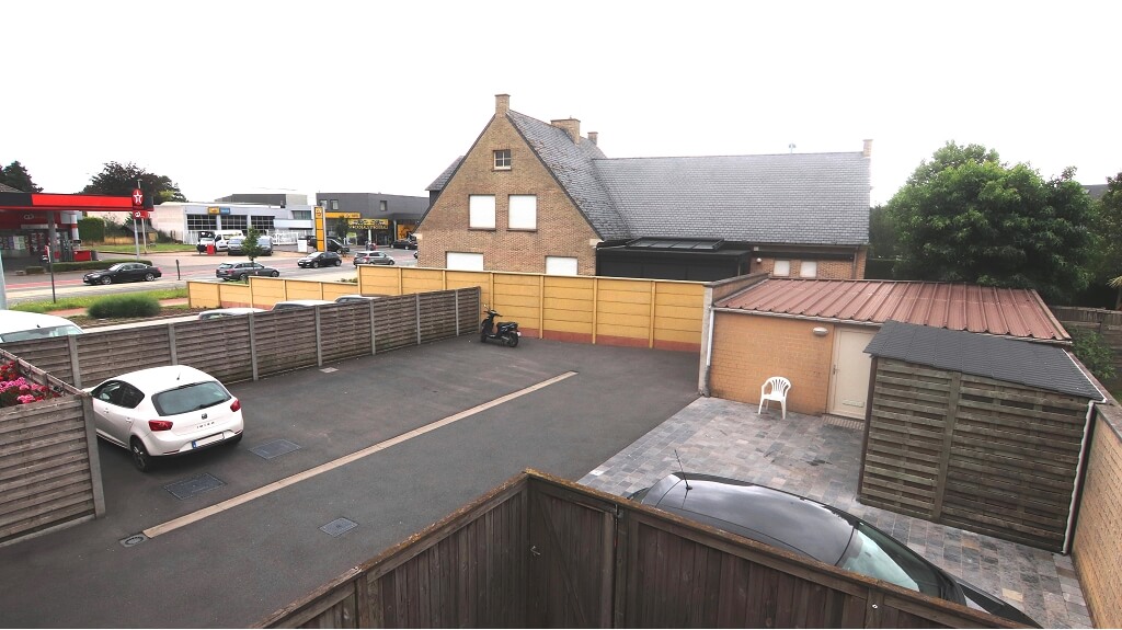 Instapklaar 2-slaapkamerappartement met terras + autostaanplaats te huur in Torhout