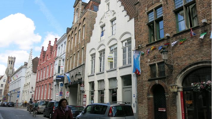 Ruim vernieuwd 2-slaapkamerappartement te huur in Brugge | Hoogstraat 17 Brugge (8000) | De Brugse Databank Vastgoed - immo - real estate -  050 34 34 20