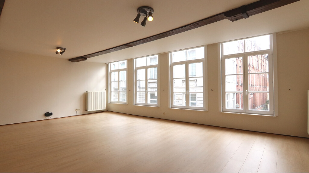 Ruim vernieuwd 2-slaapkamerappartement te huur in Brugge