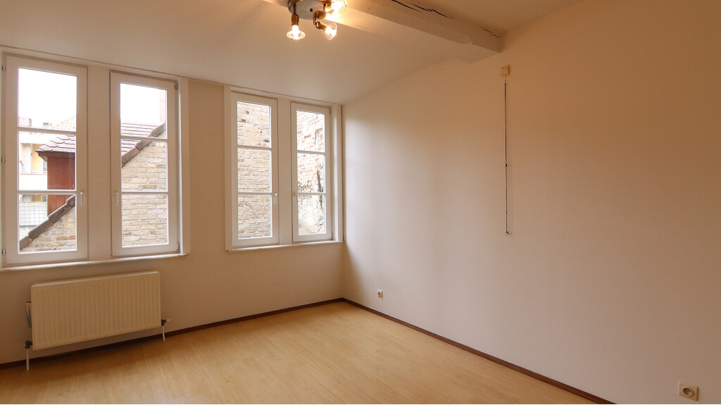Ruim vernieuwd 2-slaapkamerappartement te huur in Brugge