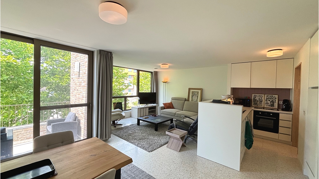 Recent appartement met Terras en Autostandplaats te huur in Oostende