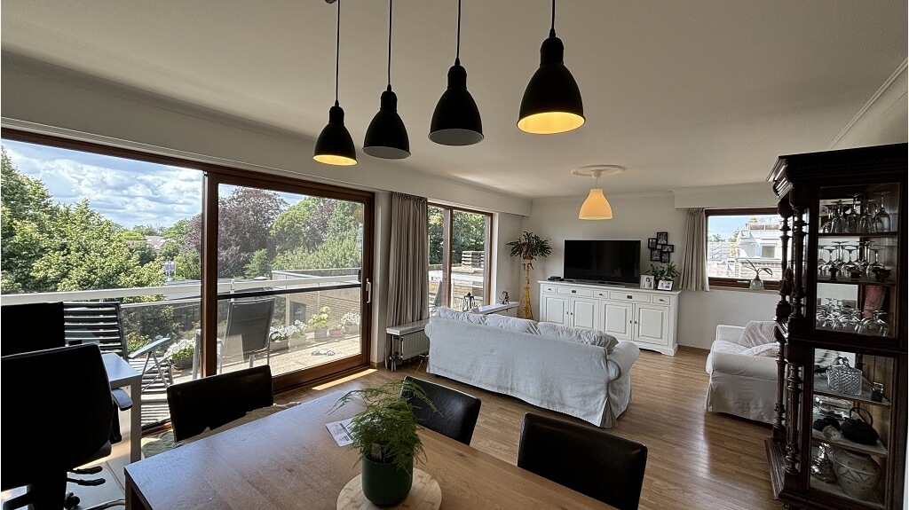 Ruim 2-slaapkamer appartement met Terras en Garage te huur in Assebroek Brugge