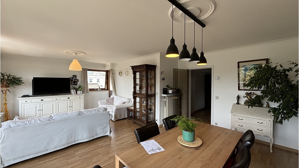Ruim 2-slaapkamer appartement met Terras en Garage te huur in Assebroek Brugge