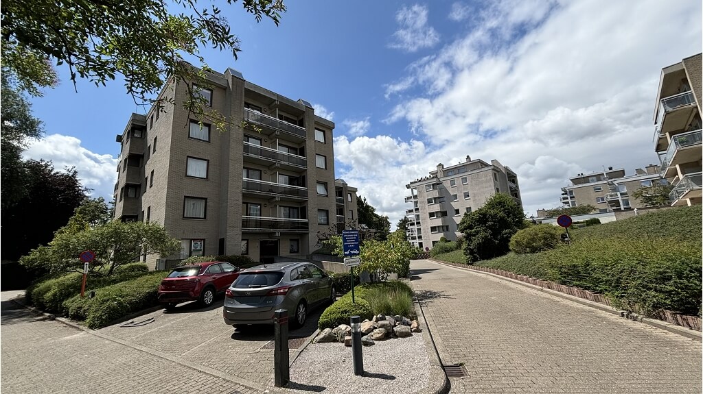 Ruim 2-slaapkamer appartement met Terras en Garage te huur in Assebroek Brugge