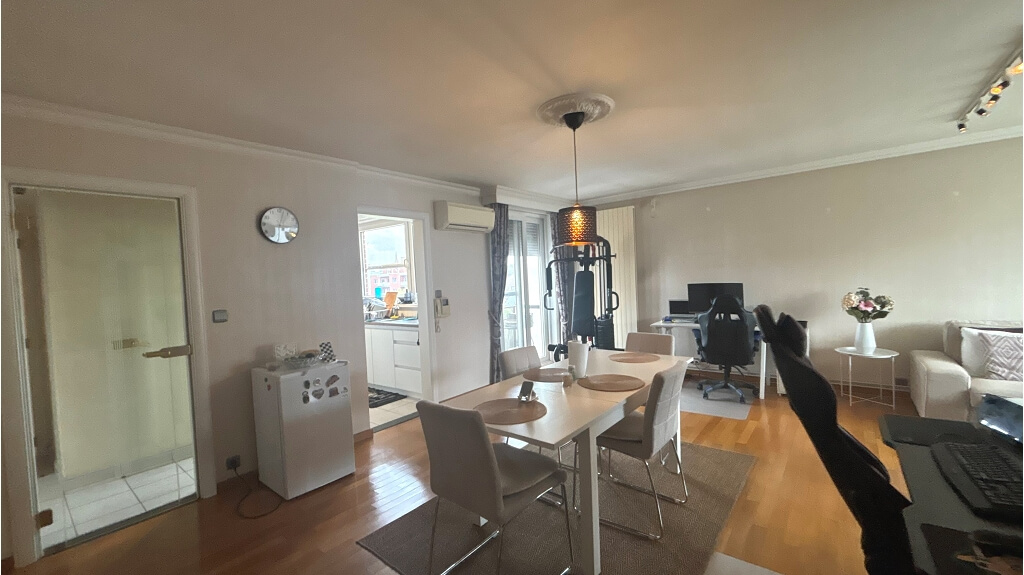 Ruim 3-slaapkamerappartement met 2 terrassen te huur in Sint-Andries Brugge