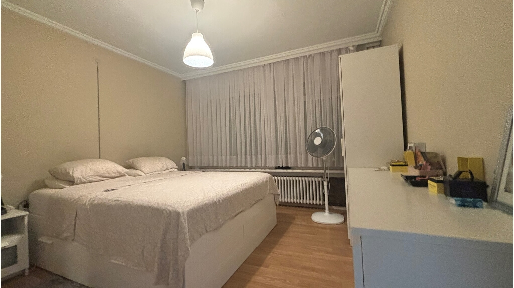 Ruim 3-slaapkamerappartement met 2 terrassen te huur in Sint-Andries Brugge
