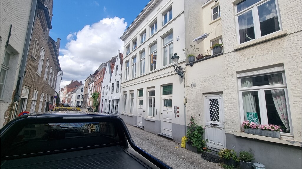 Lichtrijk 2-slaapkamerappartement te huur in Brugge