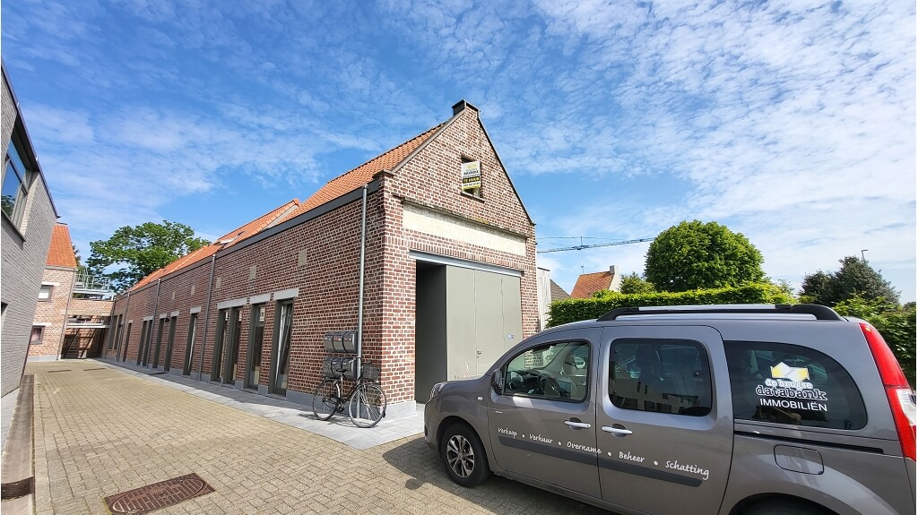 Vernieuwde wooneenheid met Dakterras te huur in Torhout