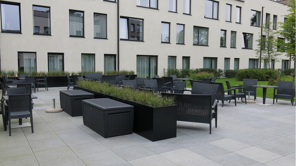 Instapklare Assistentiewoning met TERRAS te huur in Brugge