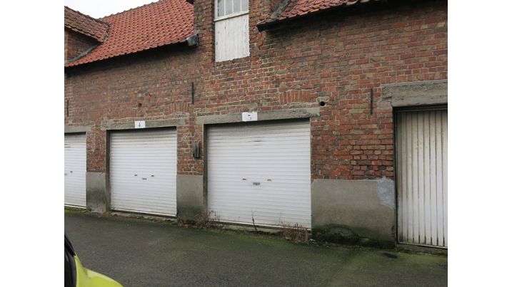 Garage in de Oostendse Steenweg te huur in Brugge | Oostendse Steenweg 1 Brugge (8000) | De Brugse Databank Vastgoed - immo - real estate - 050 34 34 20
