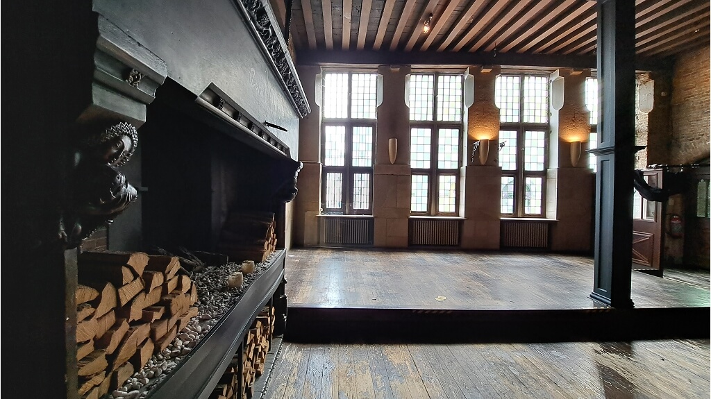 Horecapand met 2 gelagzalen (cap.170 p) te huur in Brugge