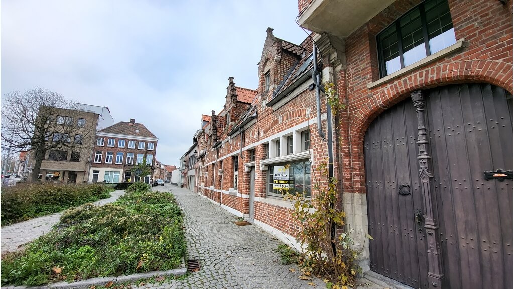 Gerenoveerde woning met Terras en Standplaats te huur in Brugge
