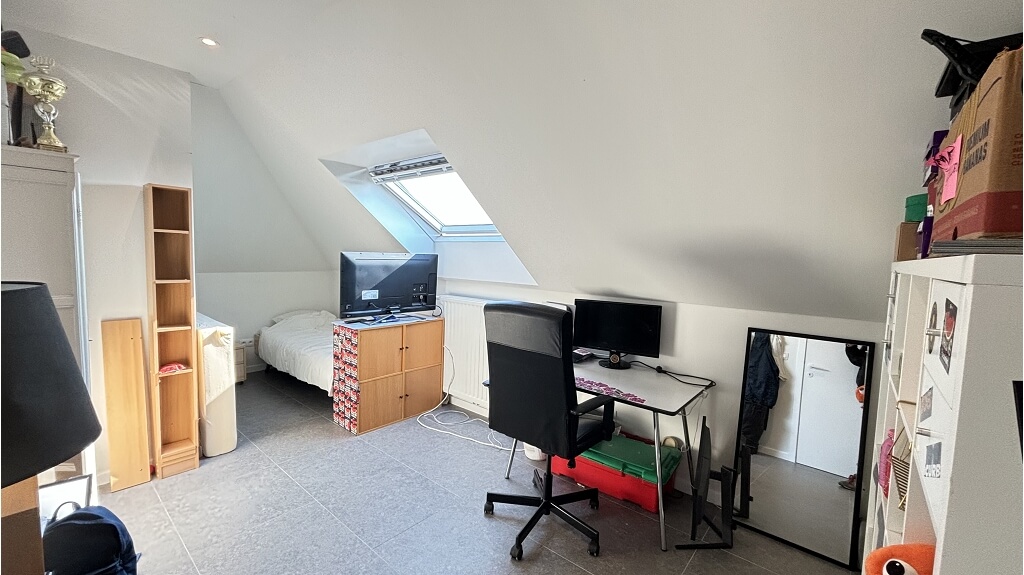 Ruime vrijstaande 4-slaapkamerwoning met Tuin te huur in Koekelare