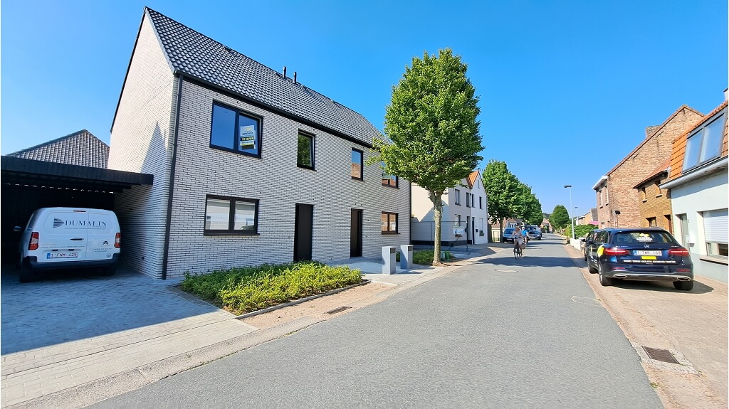Nieuwbouw woning met 3 slaapkamers Carport en Tuin te huur in Jabbeke