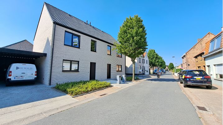 Nieuwbouw woning met 3 slaapkamers Carport en Tuin te huur in Jabbeke