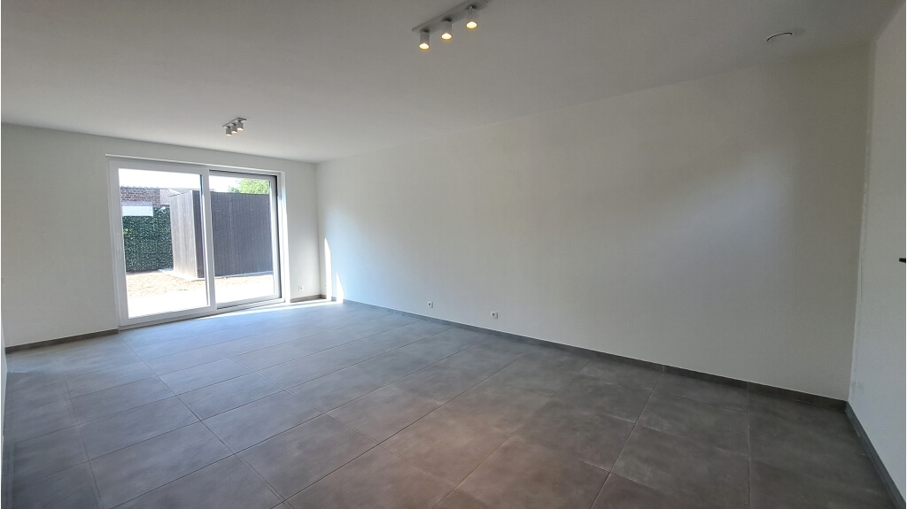 Nieuwbouw woning met 3 slaapkamers Carport en Tuin te huur in Jabbeke