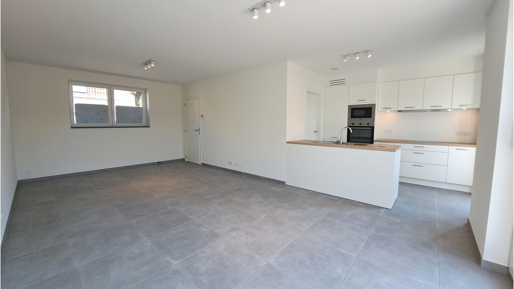 Nieuwbouw woning met 3 slaapkamers Carport en Tuin te huur in Jabbeke