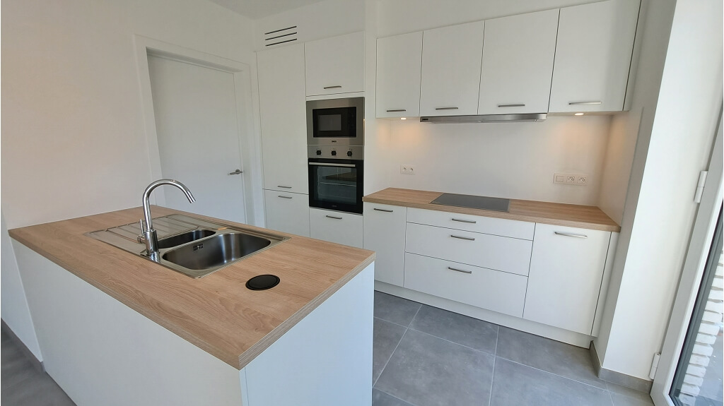 Nieuwbouw woning met 3 slaapkamers Carport en Tuin te huur in Jabbeke