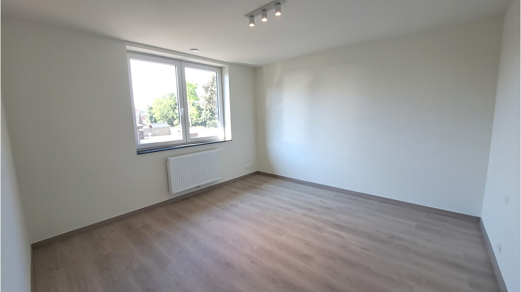 Nieuwbouw woning met 3 slaapkamers Carport en Tuin te huur in Jabbeke