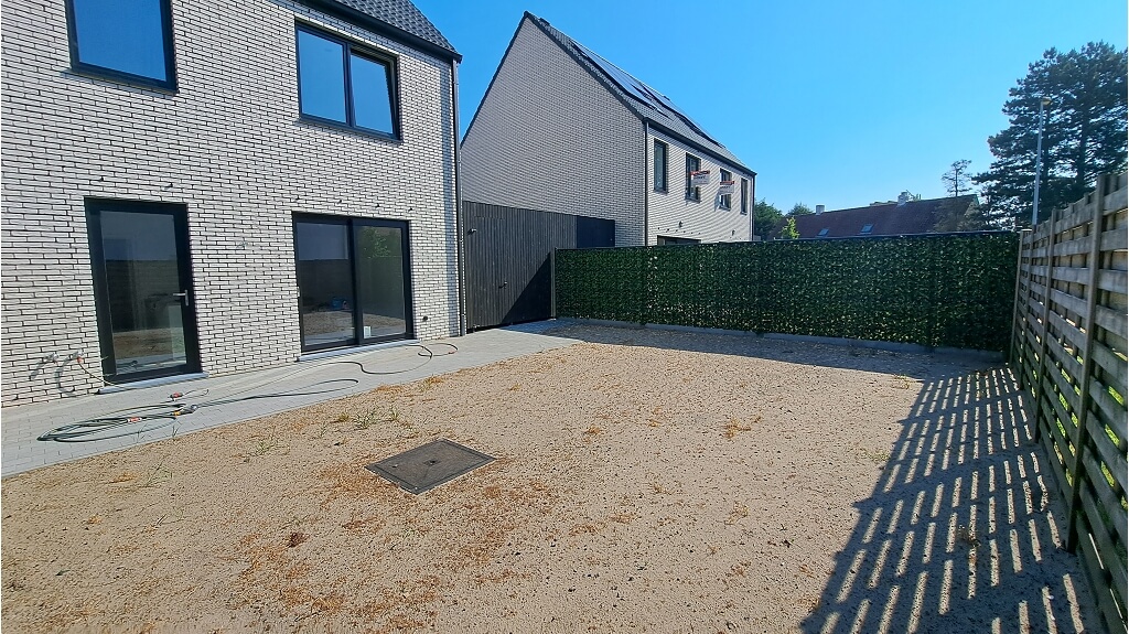 Nieuwbouw woning met 3 slaapkamers Carport en Tuin te huur in Jabbeke
