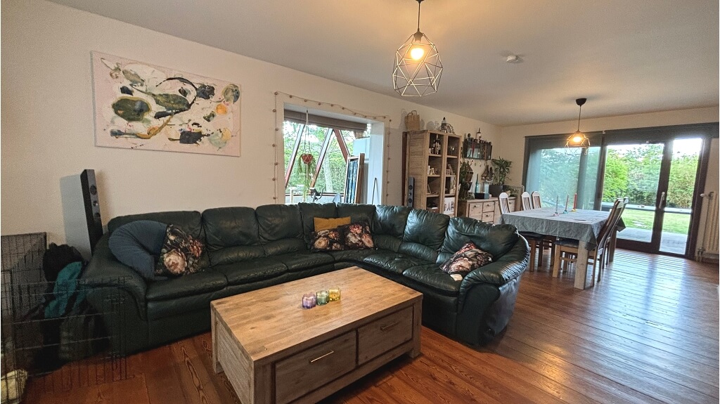 Ruime koppelwoning met Garage en Tuin te huur in Oedelem