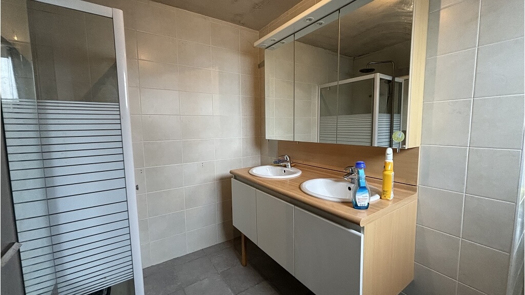 Ruime koppelwoning met Garage en Tuin te huur in Sint-Andries Brugge