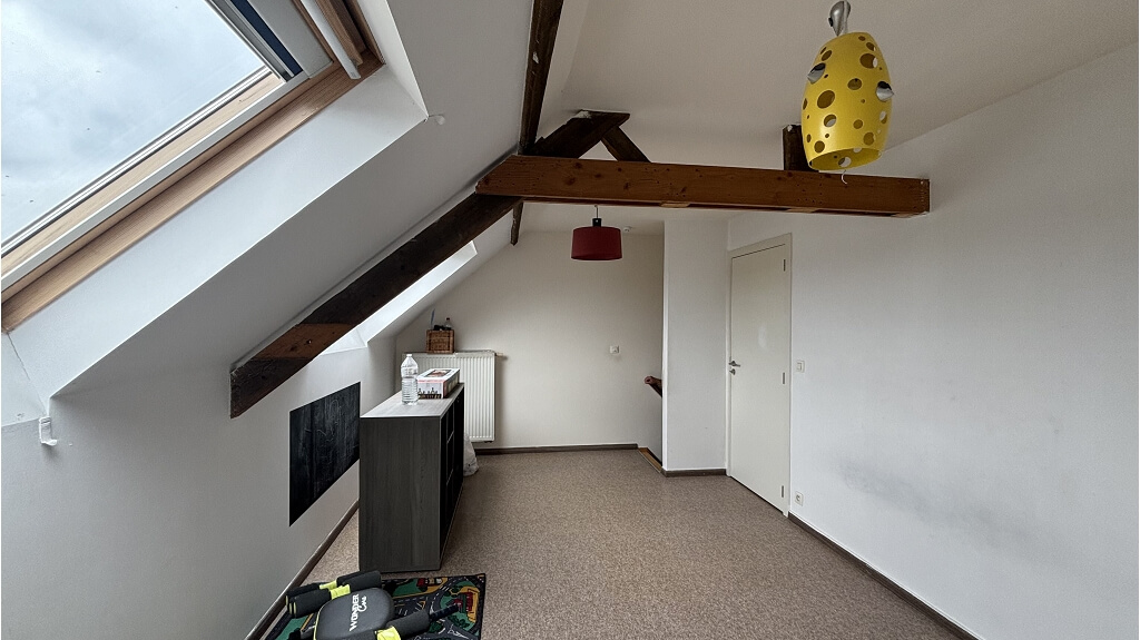 Ruime koppelwoning met Garage en Tuin te huur in Sint-Andries Brugge