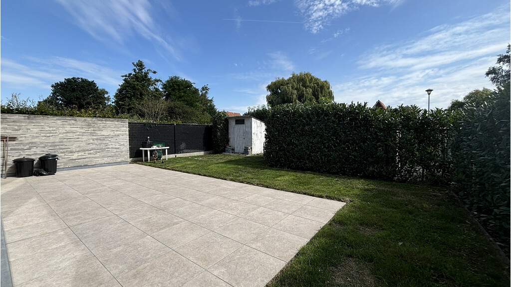 Recente 2-slaapkamerwoning met Garage en Tuin te huur in Oostkamp