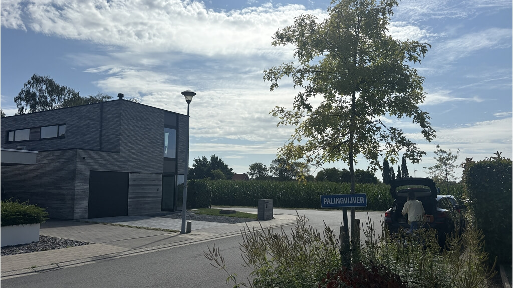 Recente 2-slaapkamerwoning met Garage en Tuin te huur in Oostkamp