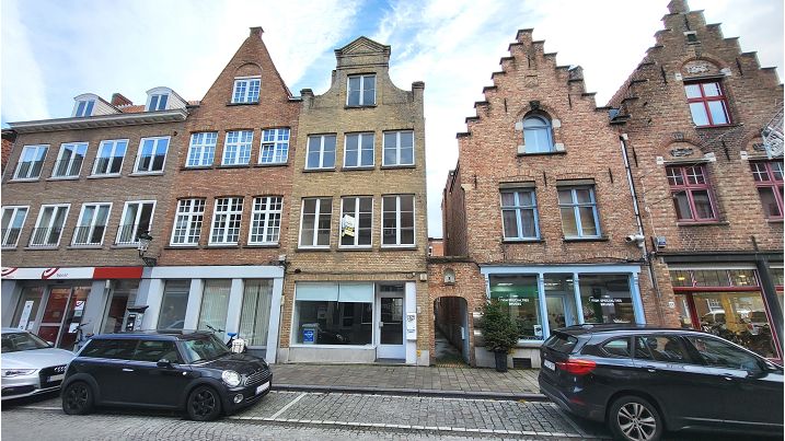 Kantoorruimte met woonst te huur in Brugge | Smedenstraat 61 Brugge (8000) | De Brugse Databank Vastgoed - immo - real estate -  050 34 34 20