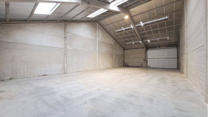 Opslagplaats - Loods 276 m2 te huur in Koekelare | Pottebezemstraat 24 Koekelare (8680) | De Brugse Databank Vastgoed - immo - real estate -  050 34 34 20