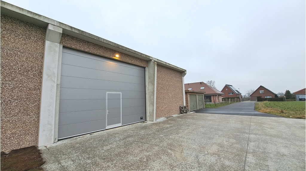 Opslagplaats - Loods 276 m2 te huur in Koekelare