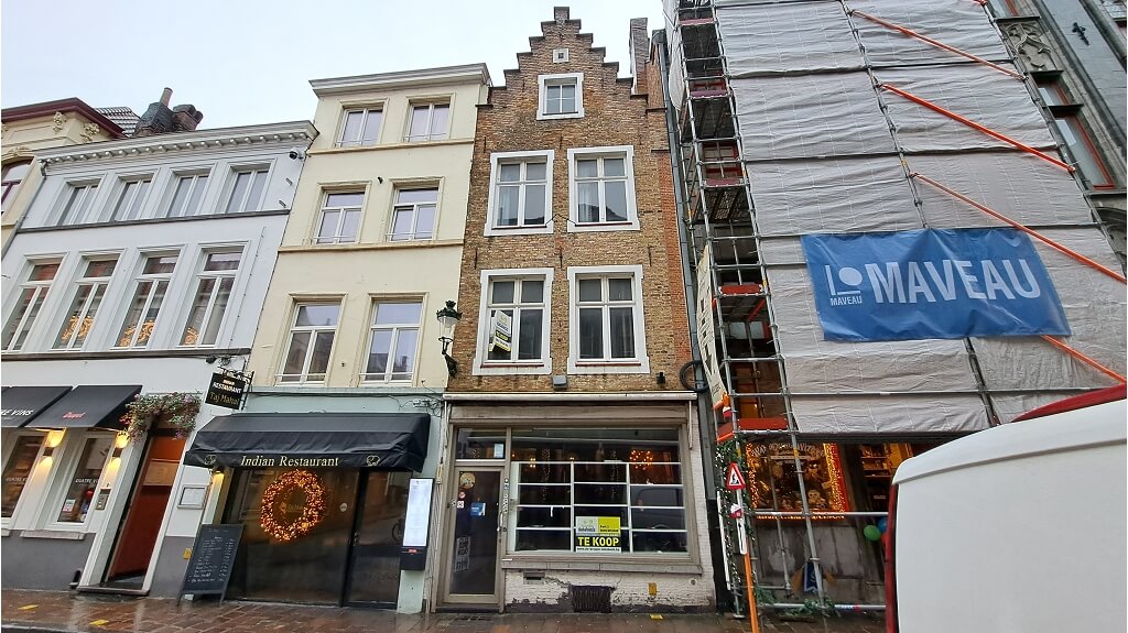 Handelspand op toeristische topligging te koop in Brugge
