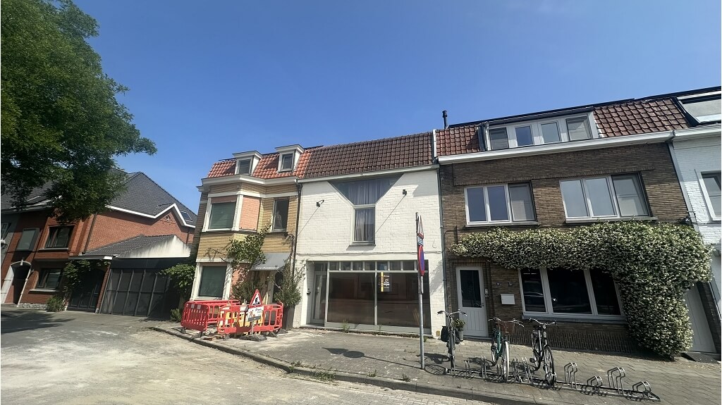 Handelspand met woonst te koop in Sint-Michiels Brugge