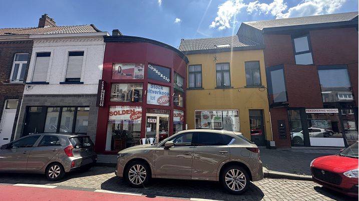 Ruim handelspand met meerdere toonzalen te koop in Sint-Kruis Brugge | Moerkerkse Steenweg 59 Sint-Kruis (8310) | De Brugse Databank Vastgoed - immo - real estate -  050 34 34 20