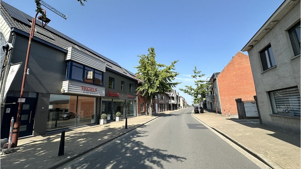 Ruim woon- en handelshuis met loods (280m) te koop in Aartrijke Zedelgem